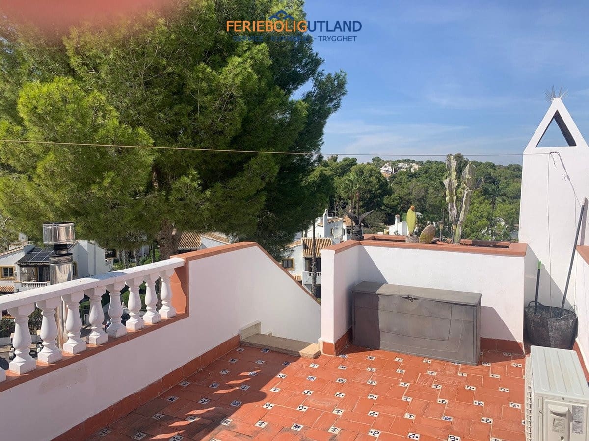4 soverom Villa til salgs i Villamartin med svømmebasseng garasje - € 750 000 (Ref: 10030898)