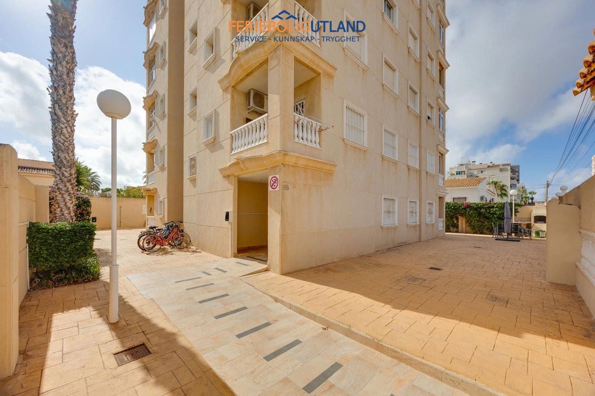 2 chambre Appartement à vendre à Torrevieja avec piscine - 164 969 € (Ref: 10030899)