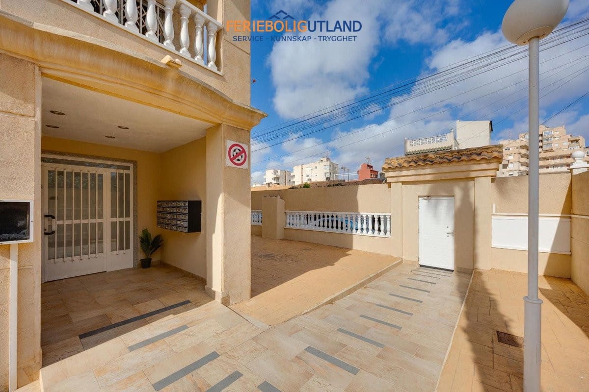2 chambre Appartement à vendre à Torrevieja avec piscine - 164 969 € (Ref: 10030899)