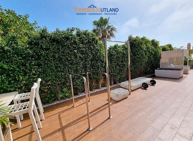 5 makuuhuone Huvila myytävänä paikassa Gaspar Perelló, Torrevieja mukana uima-altaan 
autotalli - 1 170 000 € (Ref: 10030902)