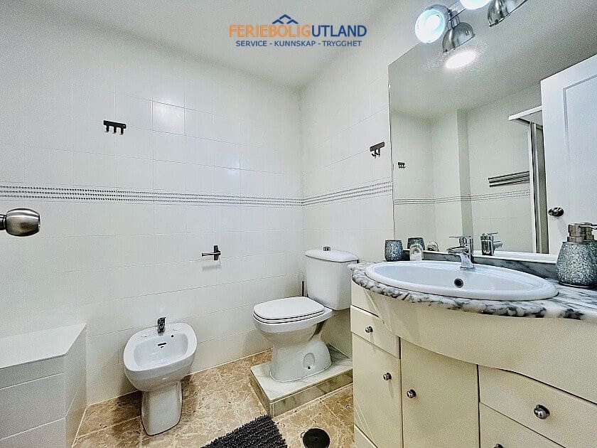 3 soveværelse Lejlighed til salg i Torrevieja med swimmingpool - € 196.500 (Ref: 10031009)