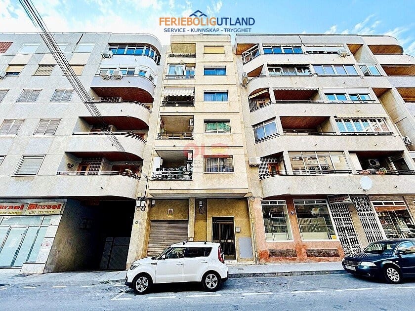 3 soveværelse Lejlighed til salg i Torrevieja med swimmingpool - € 196.500 (Ref: 10031009)