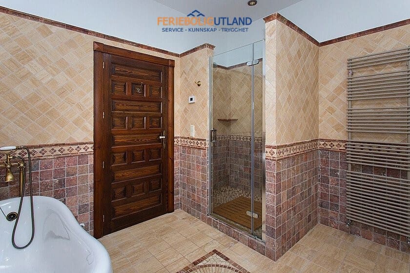 4 sovrum Villa till salu i Orihuela Costa med pool garage - 890 000 € (Ref: 10031011)