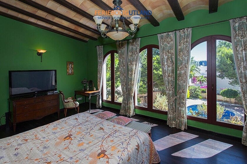 4 sovrum Villa till salu i Orihuela Costa med pool garage - 890 000 € (Ref: 10031011)