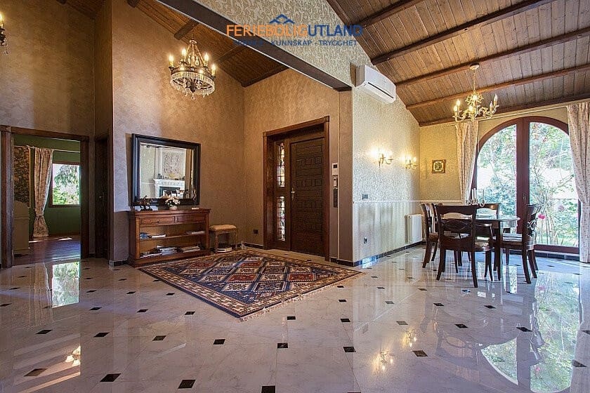 4 sovrum Villa till salu i Orihuela Costa med pool garage - 890 000 € (Ref: 10031011)