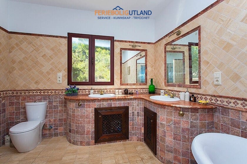 4 sovrum Villa till salu i Orihuela Costa med pool garage - 890 000 € (Ref: 10031011)