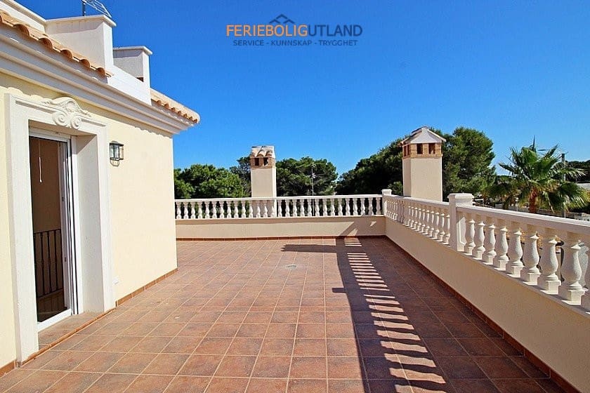 5 makuuhuone Huvila myytävänä paikassa Cabo Roig mukana uima-altaan - 990 000 € (Ref: 10031013)