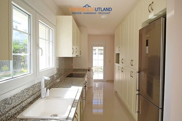 5 makuuhuone Huvila myytävänä paikassa Cabo Roig, Orihuela mukana uima-altaan - 990 000 € (Ref: 10031013)