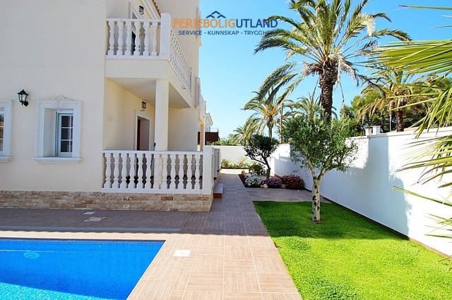 5 makuuhuone Huvila myytävänä paikassa Cabo Roig, Orihuela mukana uima-altaan - 990 000 € (Ref: 10031013)