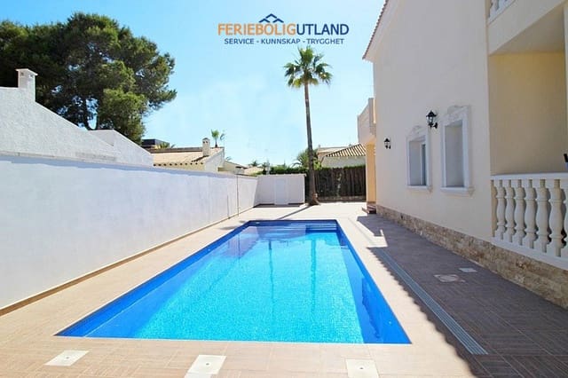 5 makuuhuone Huvila myytävänä paikassa Cabo Roig, Orihuela mukana uima-altaan - 990 000 € (Ref: 10031013)