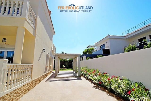 5 makuuhuone Huvila myytävänä paikassa Cabo Roig, Orihuela mukana uima-altaan - 990 000 € (Ref: 10031013)