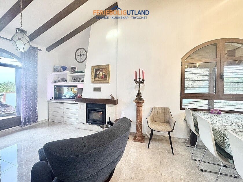 4 chambre Villa/Maison à vendre à Villamartin avec piscine - 849 900 € (Ref: 10031015)