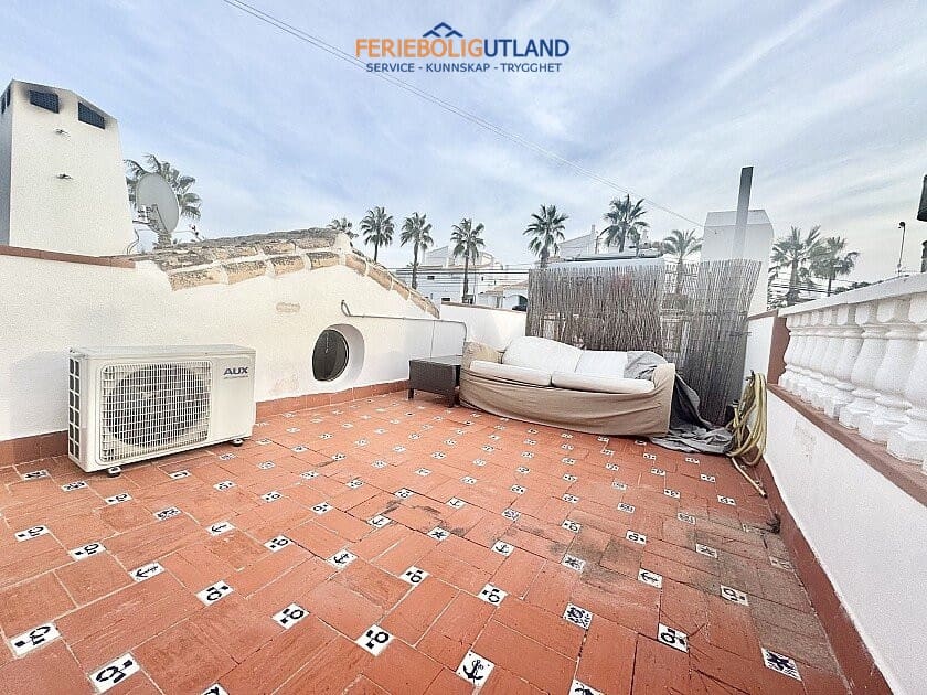 4 chambre Villa/Maison à vendre à Villamartin avec piscine - 849 900 € (Ref: 10031015)