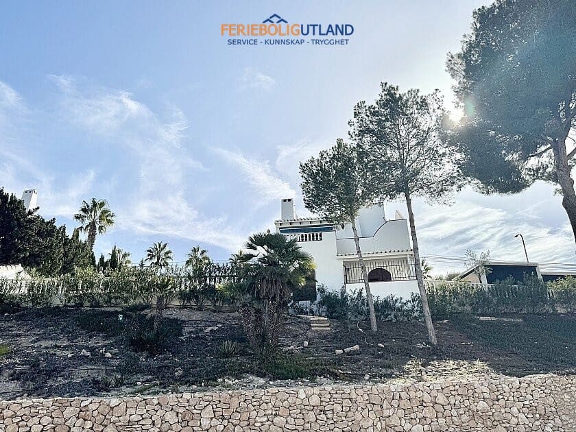 4 chambre Villa/Maison à vendre à Villamartin avec piscine - 849 900 € (Ref: 10031015)