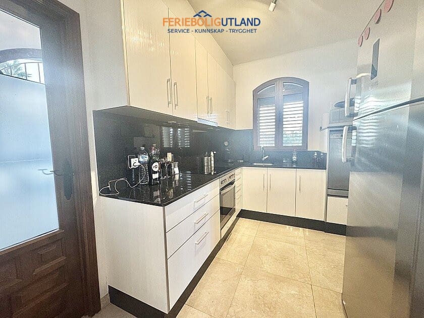 4 chambre Villa/Maison à vendre à Villamartin avec piscine - 849 900 € (Ref: 10031015)