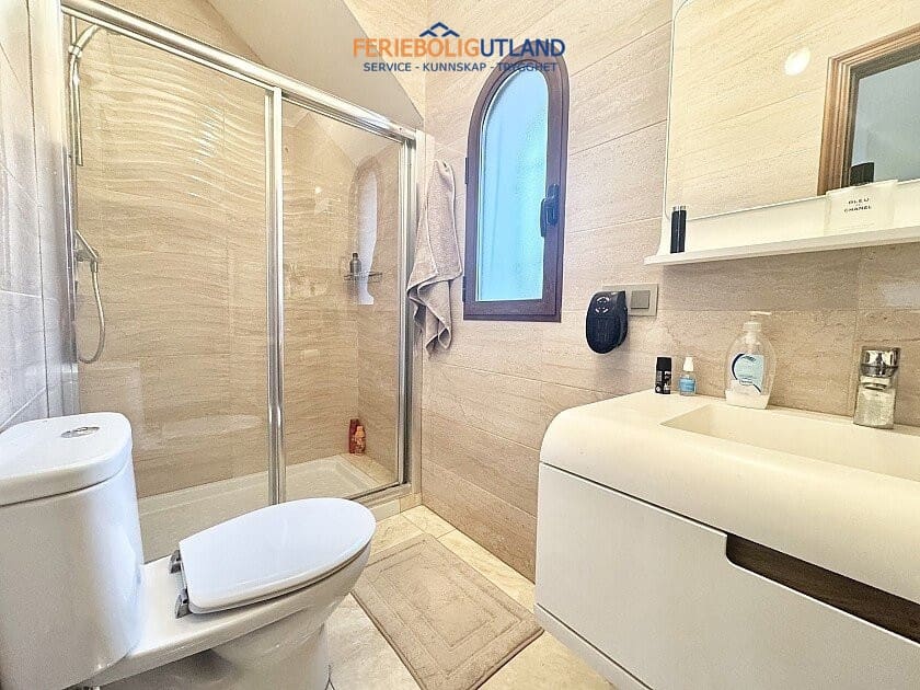 4 chambre Villa/Maison à vendre à Villamartin avec piscine - 849 900 € (Ref: 10031015)