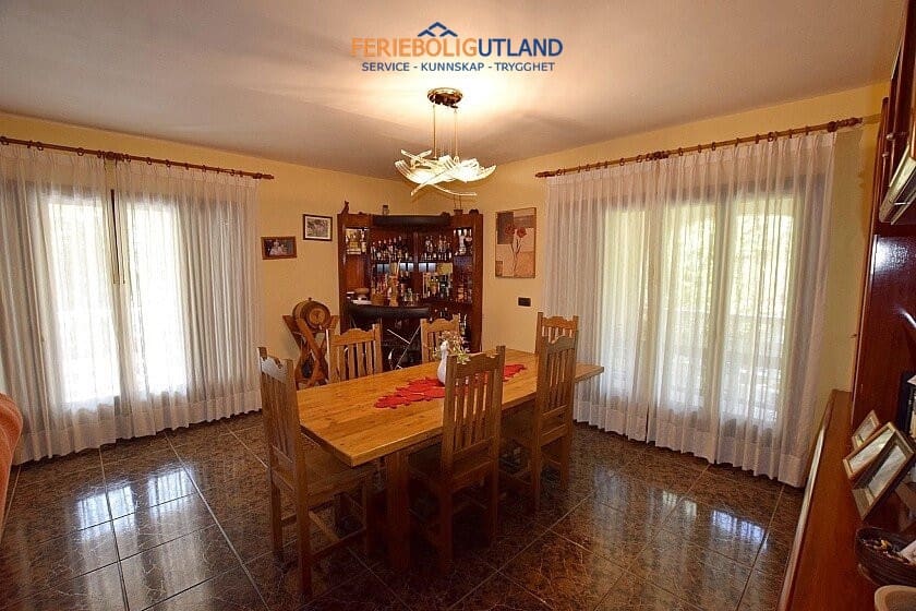 3 slaapkamer Villa te koop in Villamartin met zwembad garage - € 595.000 (Ref: 10031093)