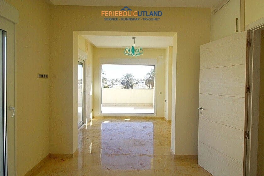 5 quarto Moradia para venda em La Zenia com piscina garagem - 1 500 000 € (Ref: 10031162)