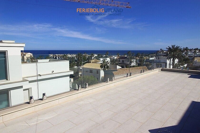 5 quarto Moradia para venda em La Zenia com piscina garagem - 1 500 000 € (Ref: 10031162)