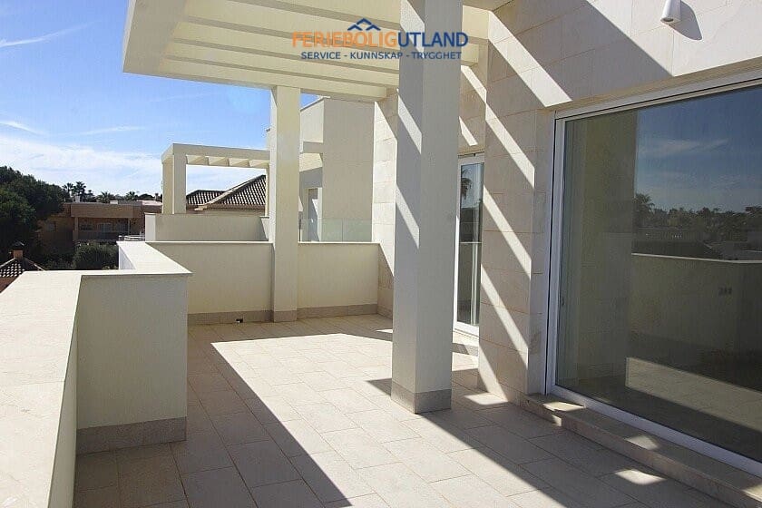 5 quarto Moradia para venda em La Zenia com piscina garagem - 1 500 000 € (Ref: 10031162)