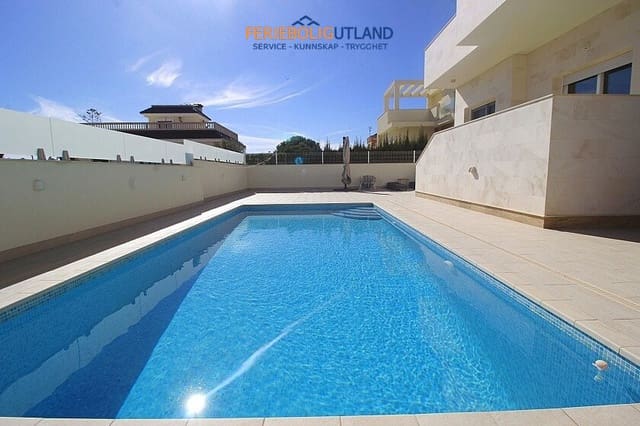 5 quarto Moradia para venda em La Zenia, Orihuela com piscina garagem - 1 500 000 € (Ref: 10031162)