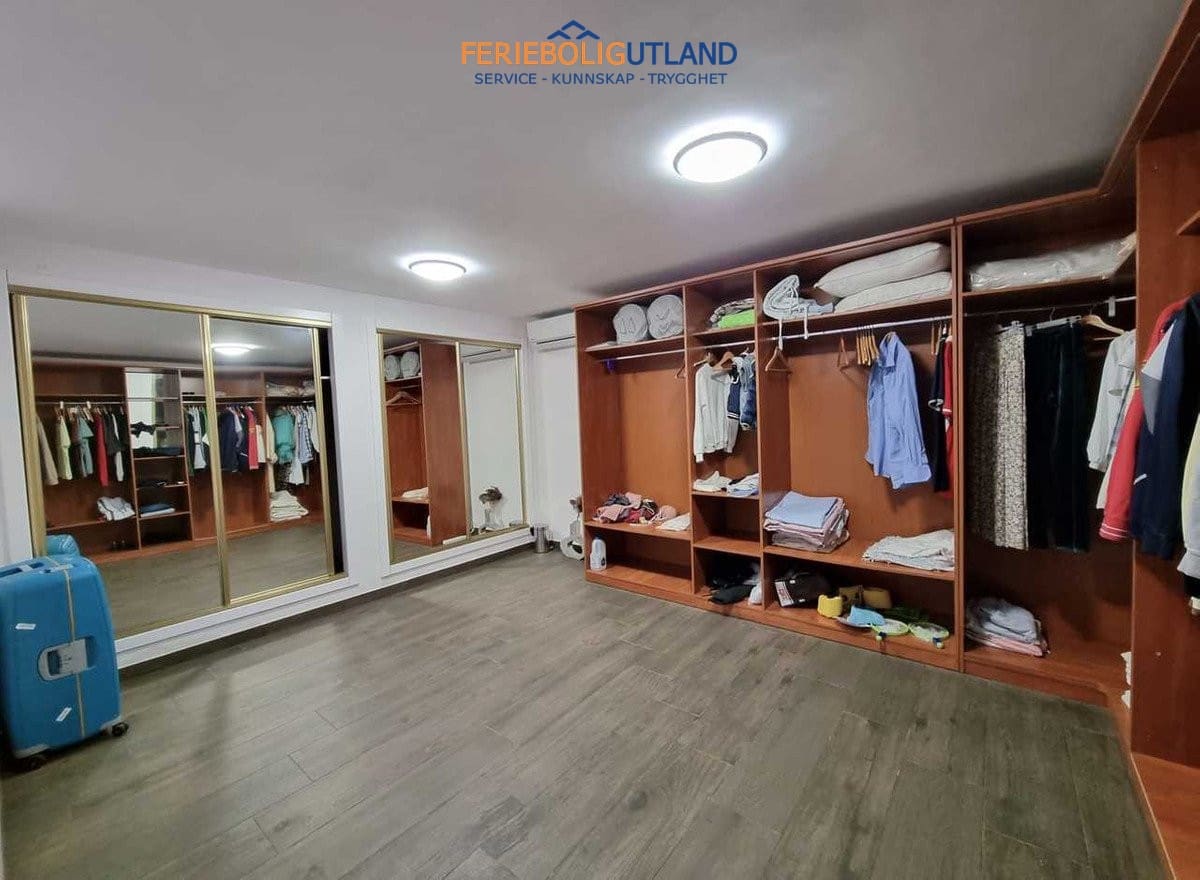 5 Zimmer Villa zu verkaufen in La Mata mit Pool Garage - 1.170.000 € (Ref: 10031165)