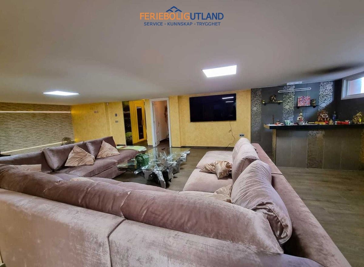 5 Zimmer Villa zu verkaufen in La Mata mit Pool Garage - 1.170.000 € (Ref: 10031165)