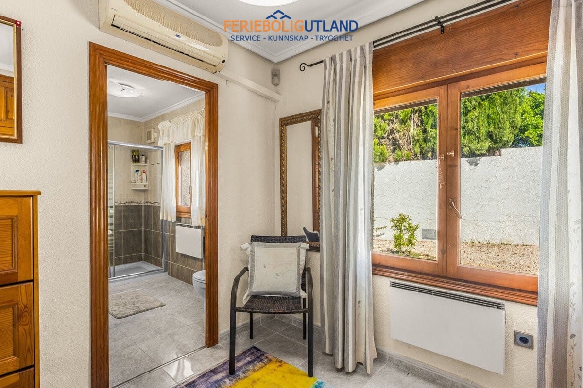 5 bedroom Villa for sale in Ciudad Quesada with pool garage - € 480,000 (Ref: 10032399)