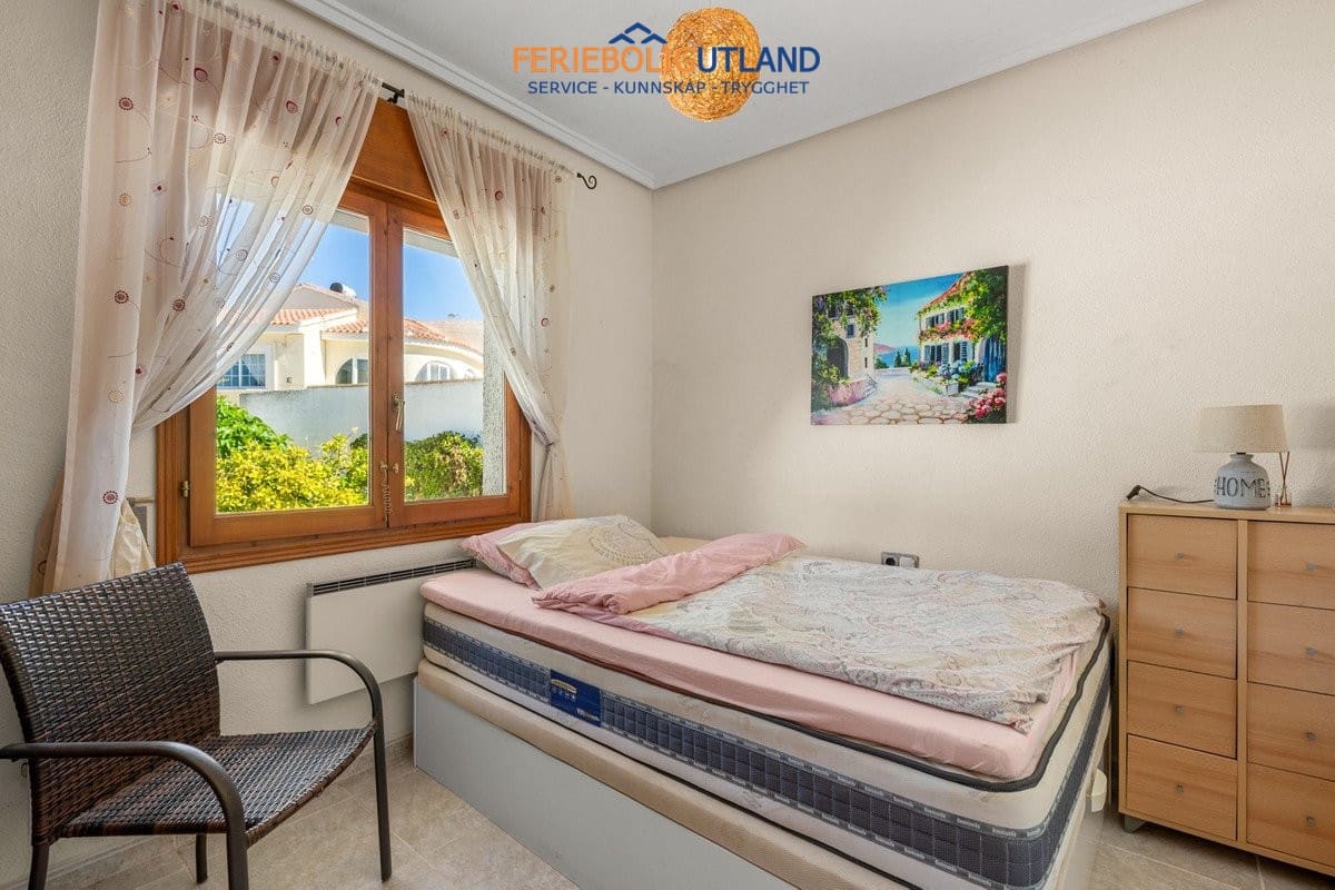 5 bedroom Villa for sale in Ciudad Quesada with pool garage - € 480,000 (Ref: 10032399)