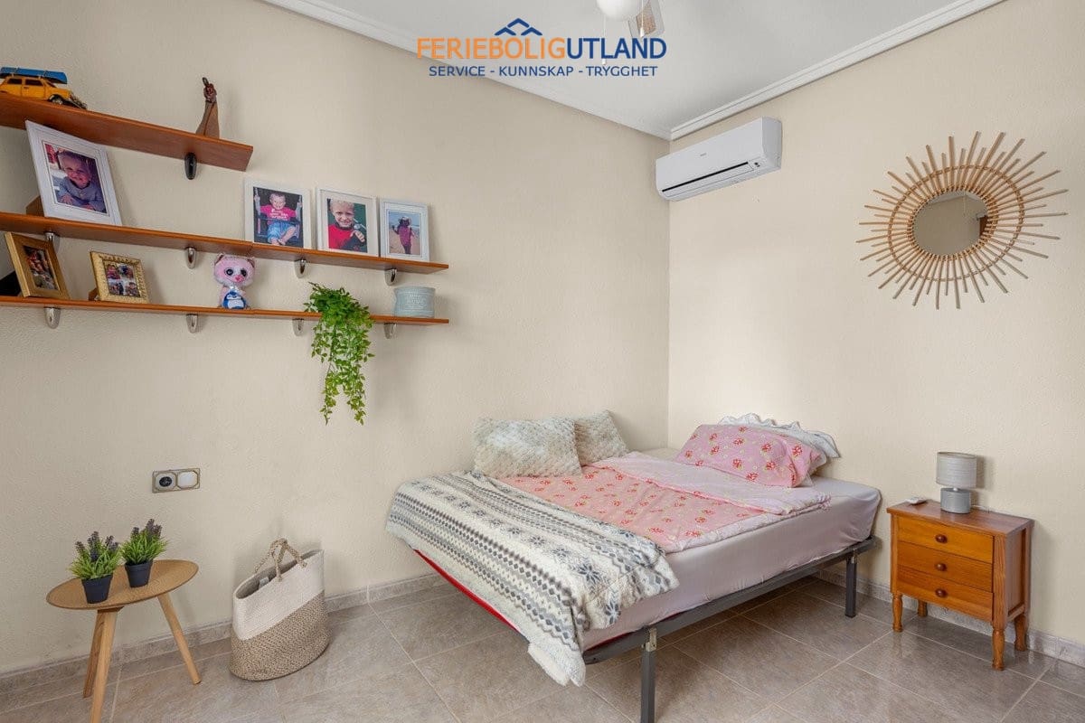 5 bedroom Villa for sale in Ciudad Quesada with pool garage - € 480,000 (Ref: 10032399)