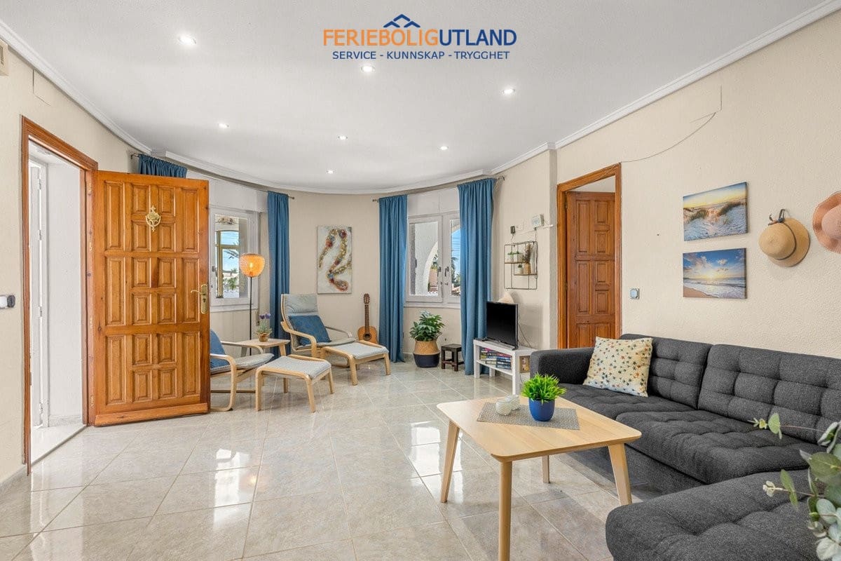 5 bedroom Villa for sale in Ciudad Quesada with pool garage - € 480,000 (Ref: 10032399)