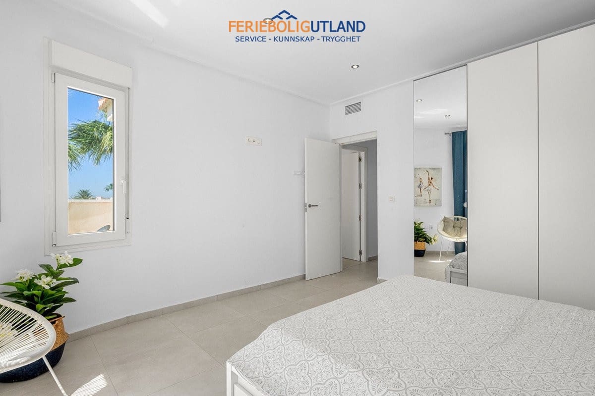 5 bedroom Villa for sale in Ciudad Quesada with pool garage - € 480,000 (Ref: 10032399)