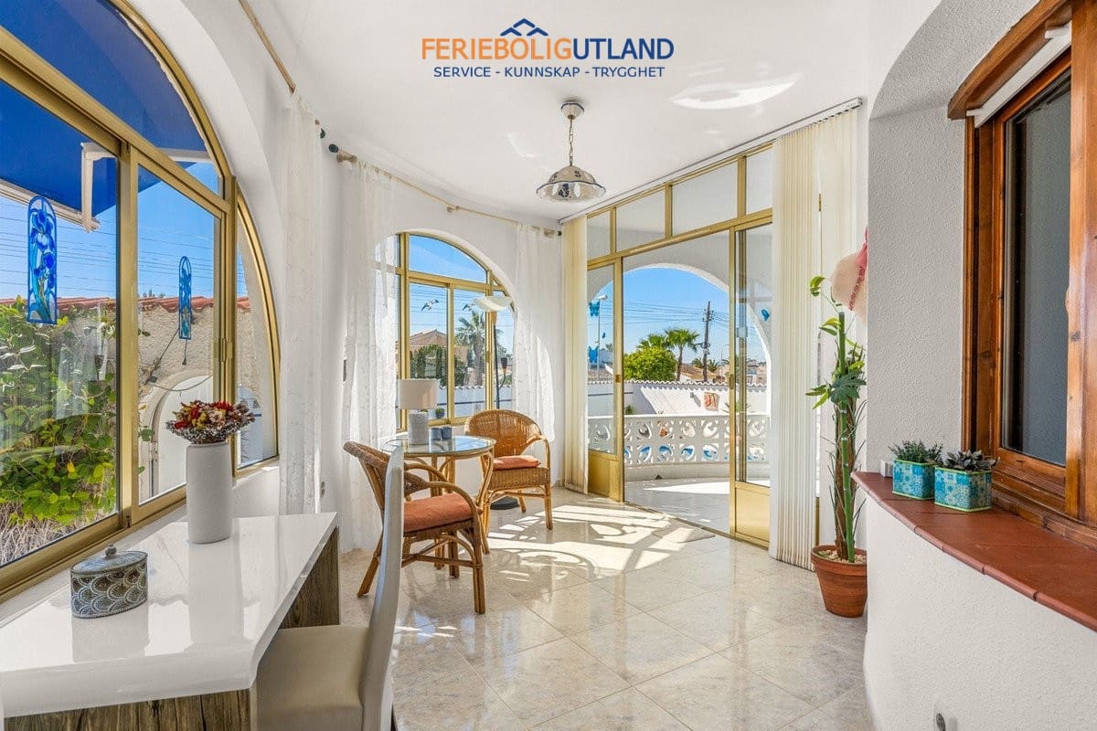 5 bedroom Villa for sale in Ciudad Quesada with pool garage - € 480,000 (Ref: 10032399)