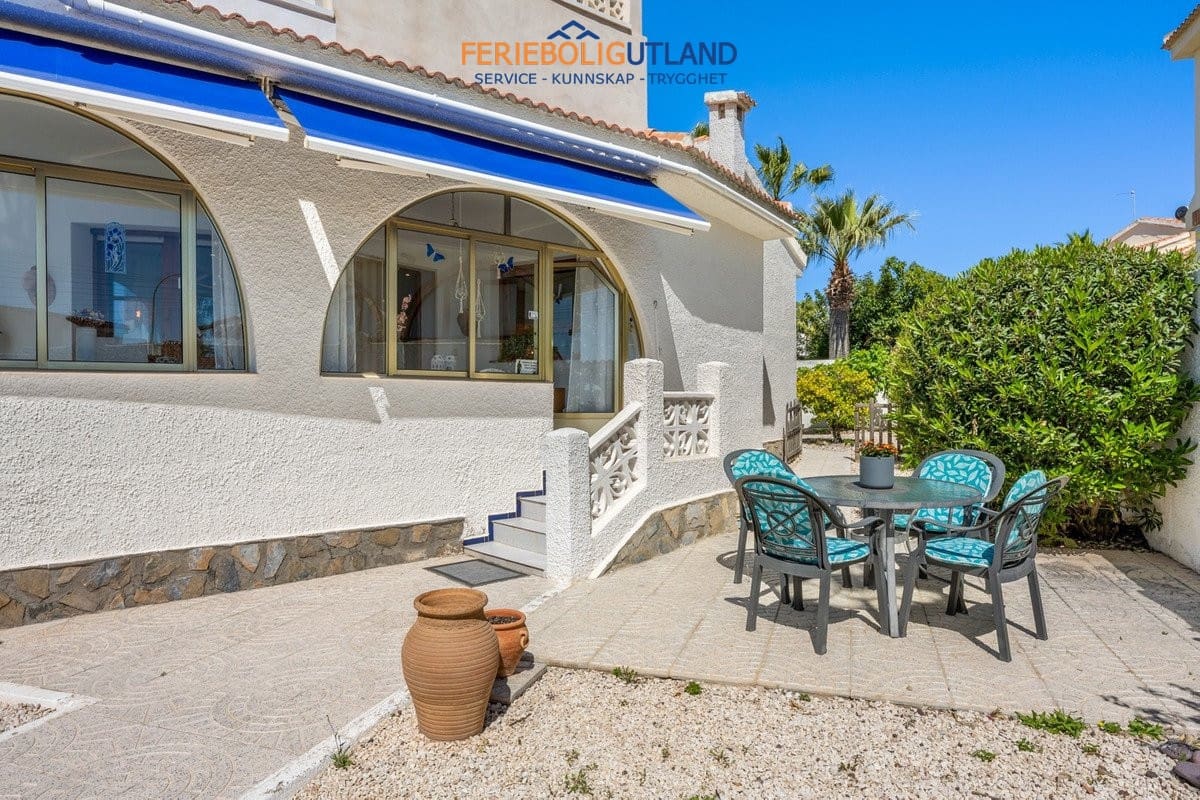 5 bedroom Villa for sale in Ciudad Quesada with pool garage - € 480,000 (Ref: 10032399)
