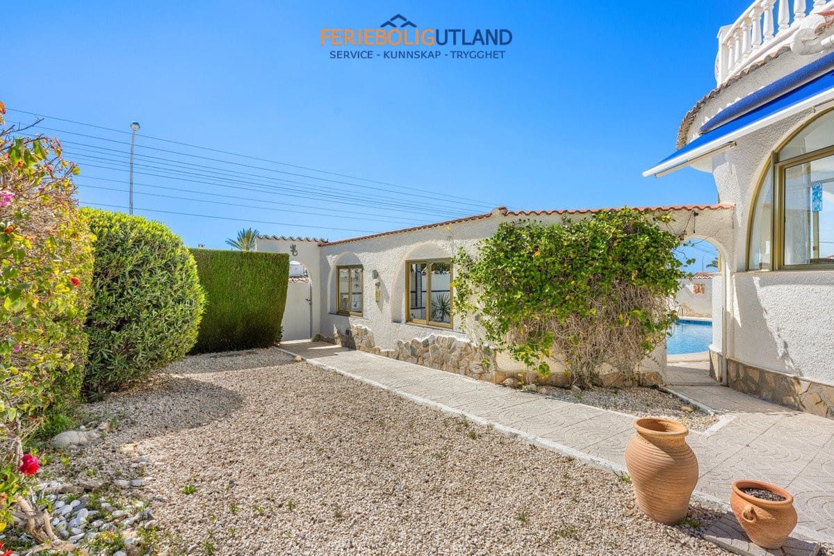 5 bedroom Villa for sale in Ciudad Quesada with pool garage - € 480,000 (Ref: 10032399)