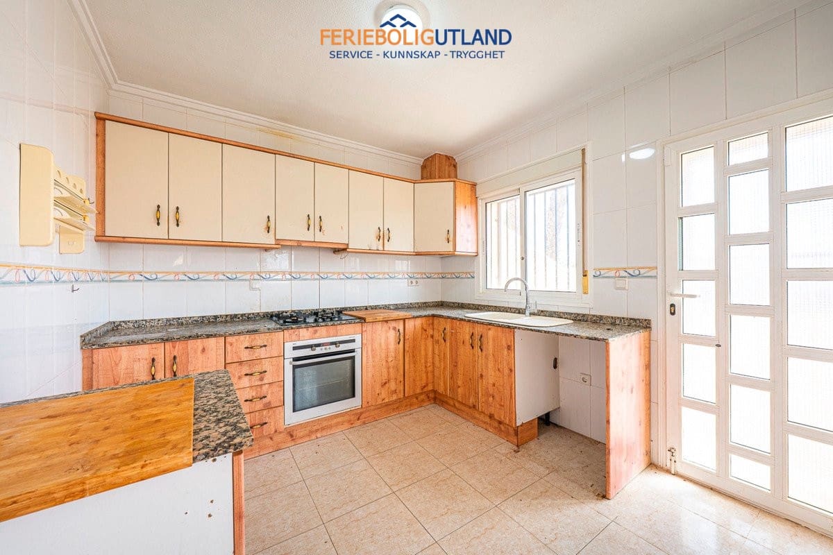 3 sovrum Villa till salu i Ciudad Quesada med pool garage - 399 000 € (Ref: 10032401)