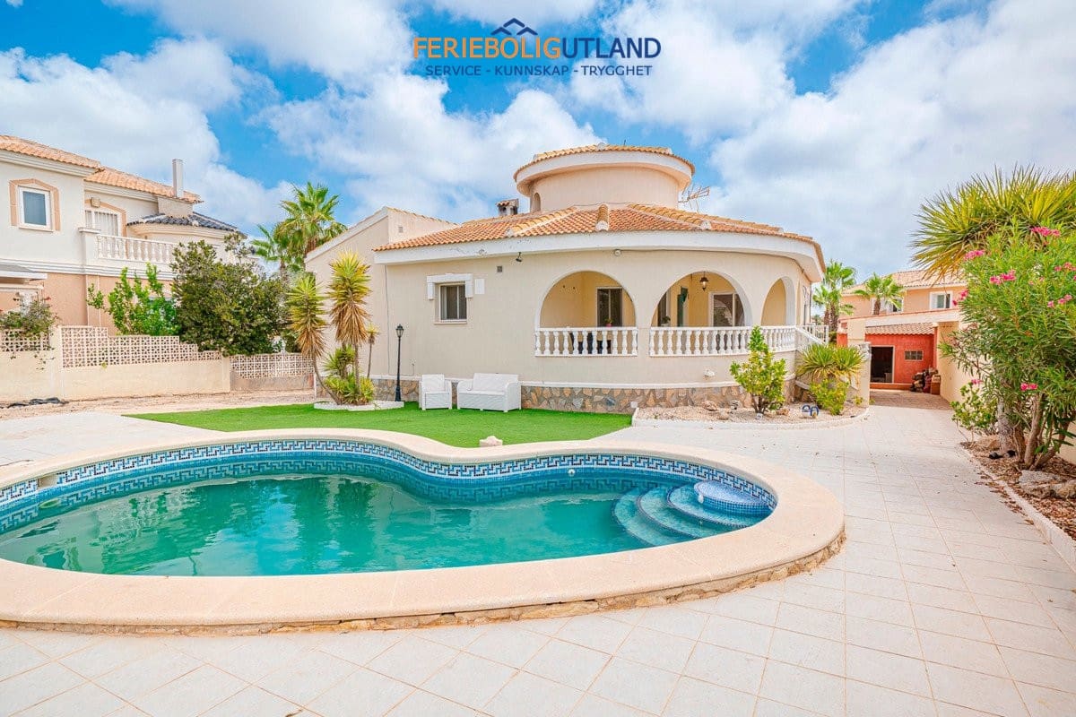 3 sovrum Villa till salu i Ciudad Quesada med pool garage - 399 000 € (Ref: 10032401)