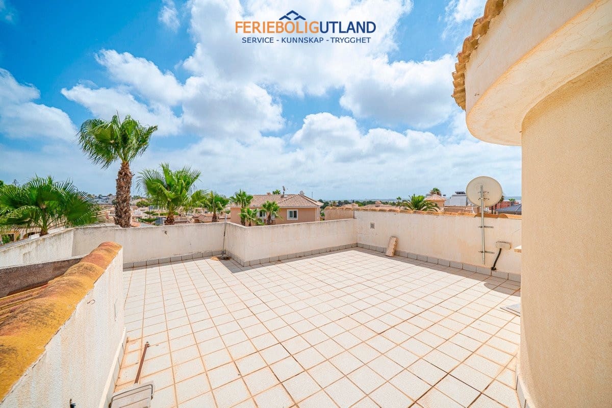 3 sovrum Villa till salu i Ciudad Quesada med pool garage - 399 000 € (Ref: 10032401)