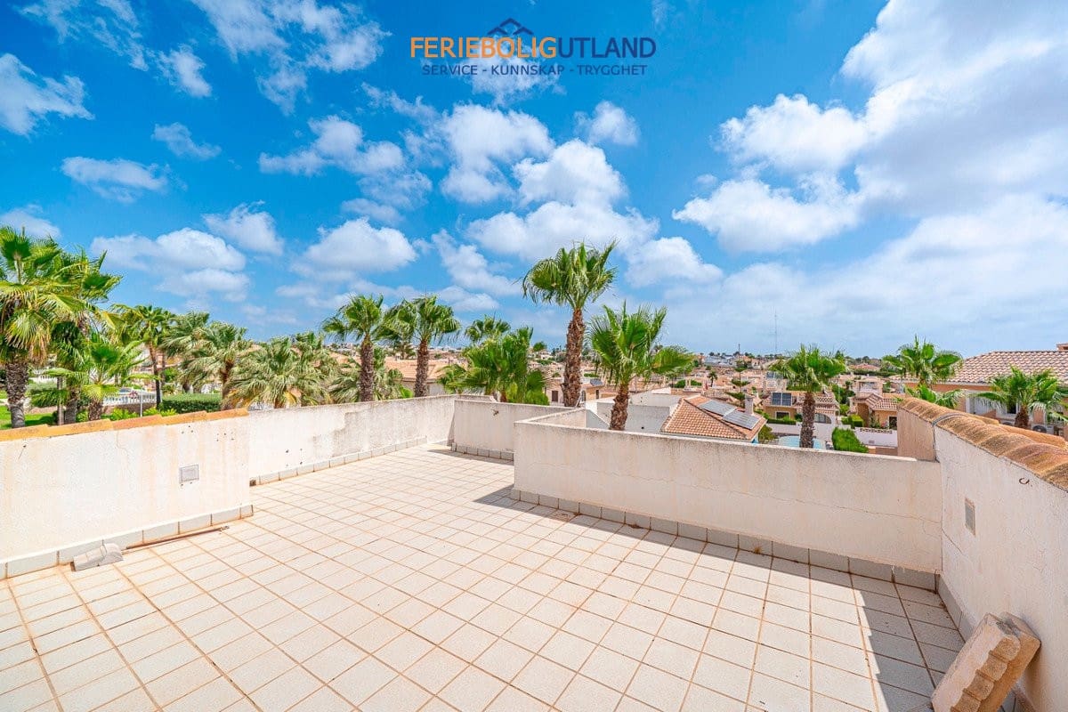 3 sovrum Villa till salu i Ciudad Quesada med pool garage - 399 000 € (Ref: 10032401)