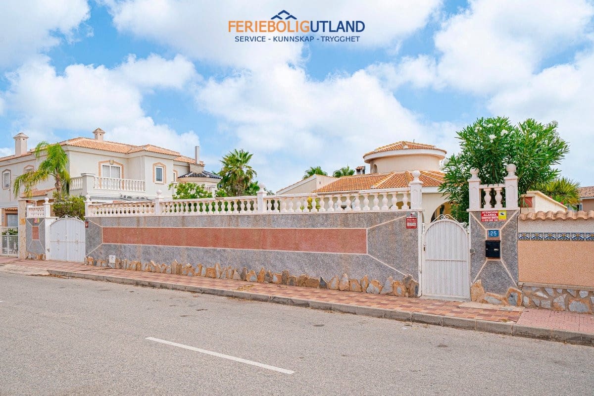 3 sovrum Villa till salu i Ciudad Quesada med pool garage - 399 000 € (Ref: 10032401)