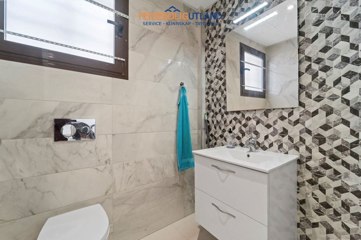 2 sypialnia Dom na sprzedaż w Villamartin z basenem - 370 000 € (Ref: 10032489)