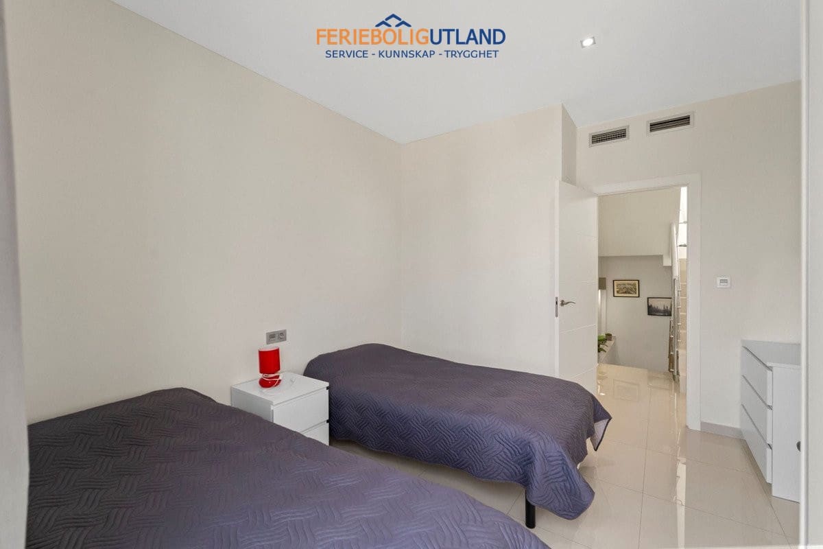 2 sypialnia Dom na sprzedaż w Villamartin z basenem - 370 000 € (Ref: 10032489)
