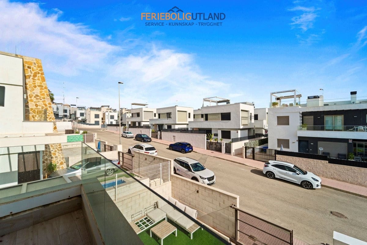 2 sypialnia Dom na sprzedaż w Villamartin z basenem - 370 000 € (Ref: 10032489)