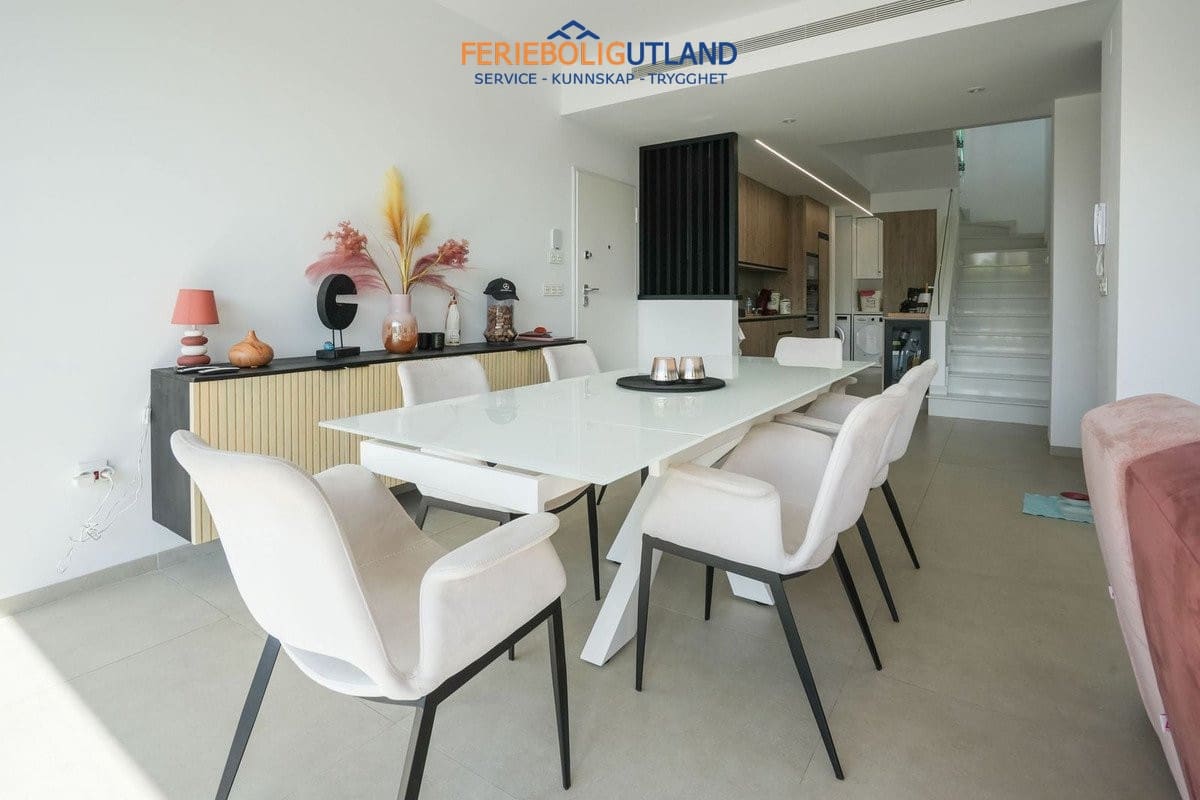 5 makuuhuone Omakotitalo myytävänä paikassa San Pedro del Pinatar mukana uima-altaan 
autotalli - 525 000 € (Ref: 10032491)