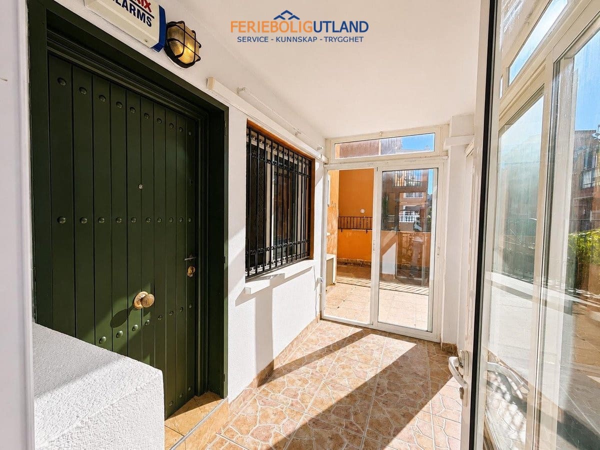 2 soverom Leilighet til salgs i Playa Flamenca med svømmebasseng garasje - € 149 000 (Ref: 10032492)