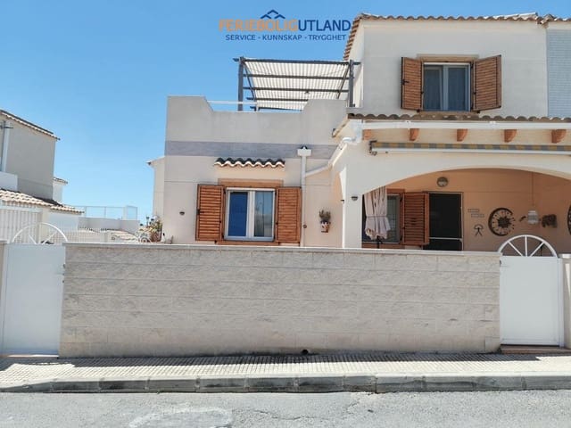 Chalet de 4 habitaciones en Playa Flamenca, Orihuela en venta con piscina - 280.000 € (Ref: 10032493)