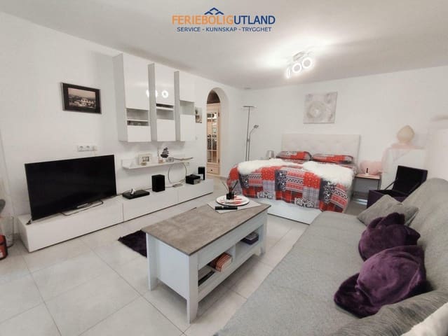 Chalet de 4 habitaciones en Playa Flamenca, Orihuela en venta con piscina - 280.000 € (Ref: 10032493)