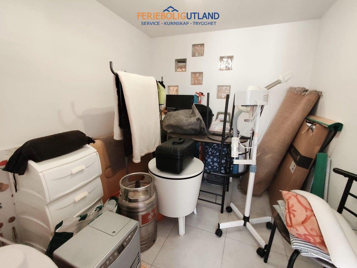 Chalet de 4 habitaciones en Playa Flamenca en venta con piscina - 280.000 € (Ref: 10032493)
