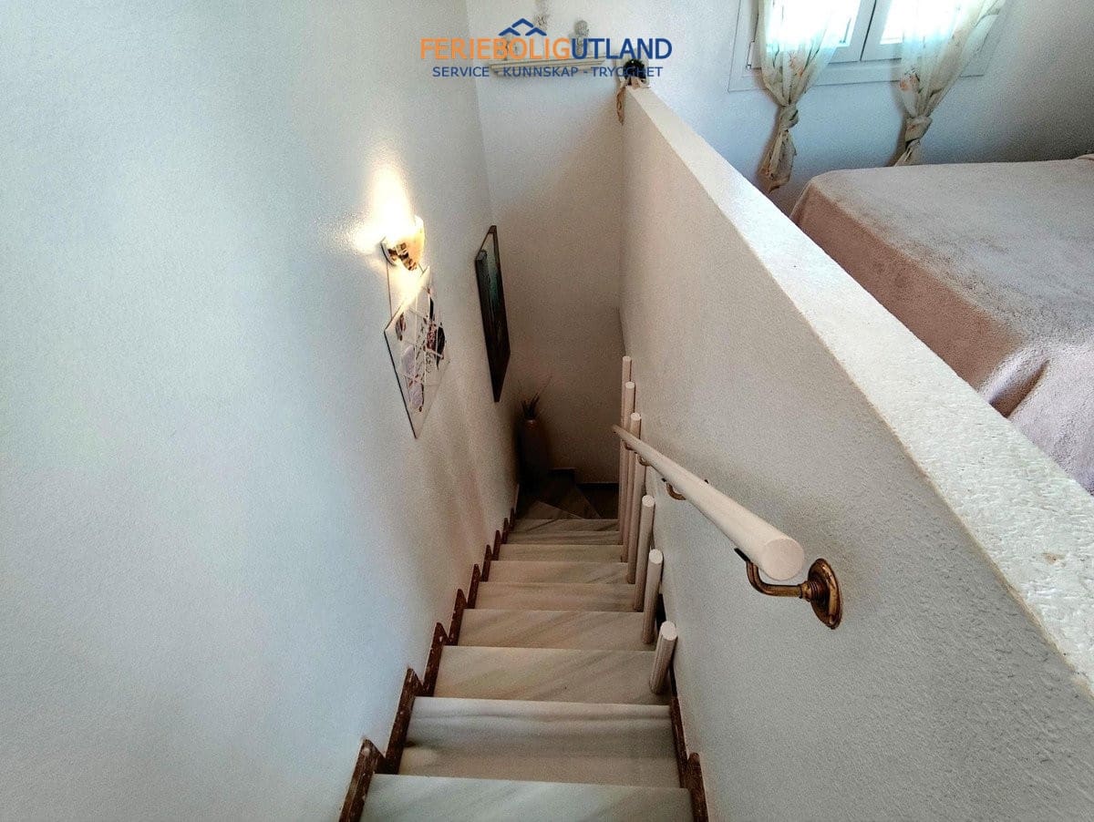 Chalet de 4 habitaciones en Playa Flamenca en venta con piscina - 280.000 € (Ref: 10032493)