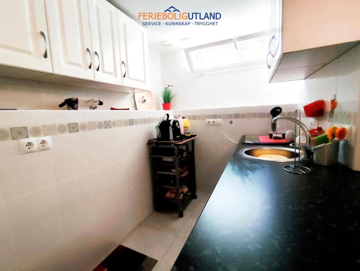 Chalet de 4 habitaciones en Playa Flamenca en venta con piscina - 280.000 € (Ref: 10032493)